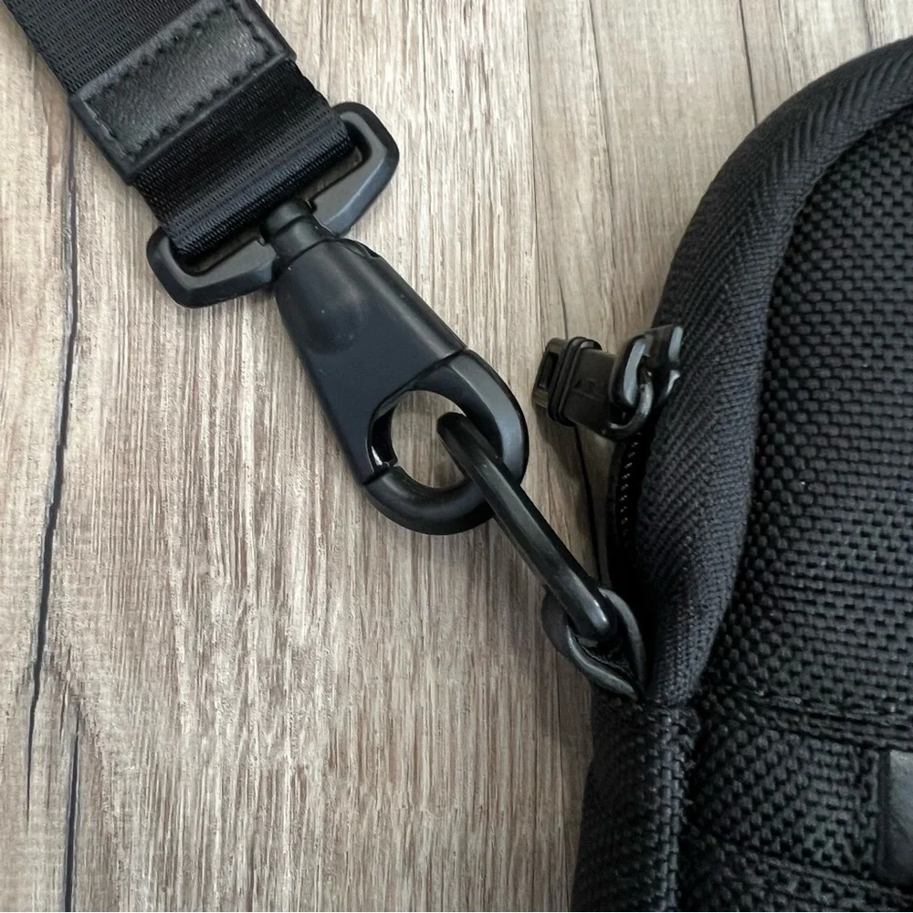 Tumi Laptop Bag Travel Black Bag Padded 16” x 13”